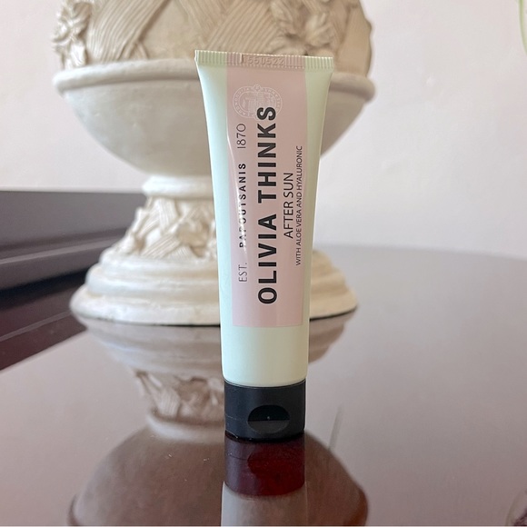 Luxury Sun Cosmetics Kit - Picture 5 of 10